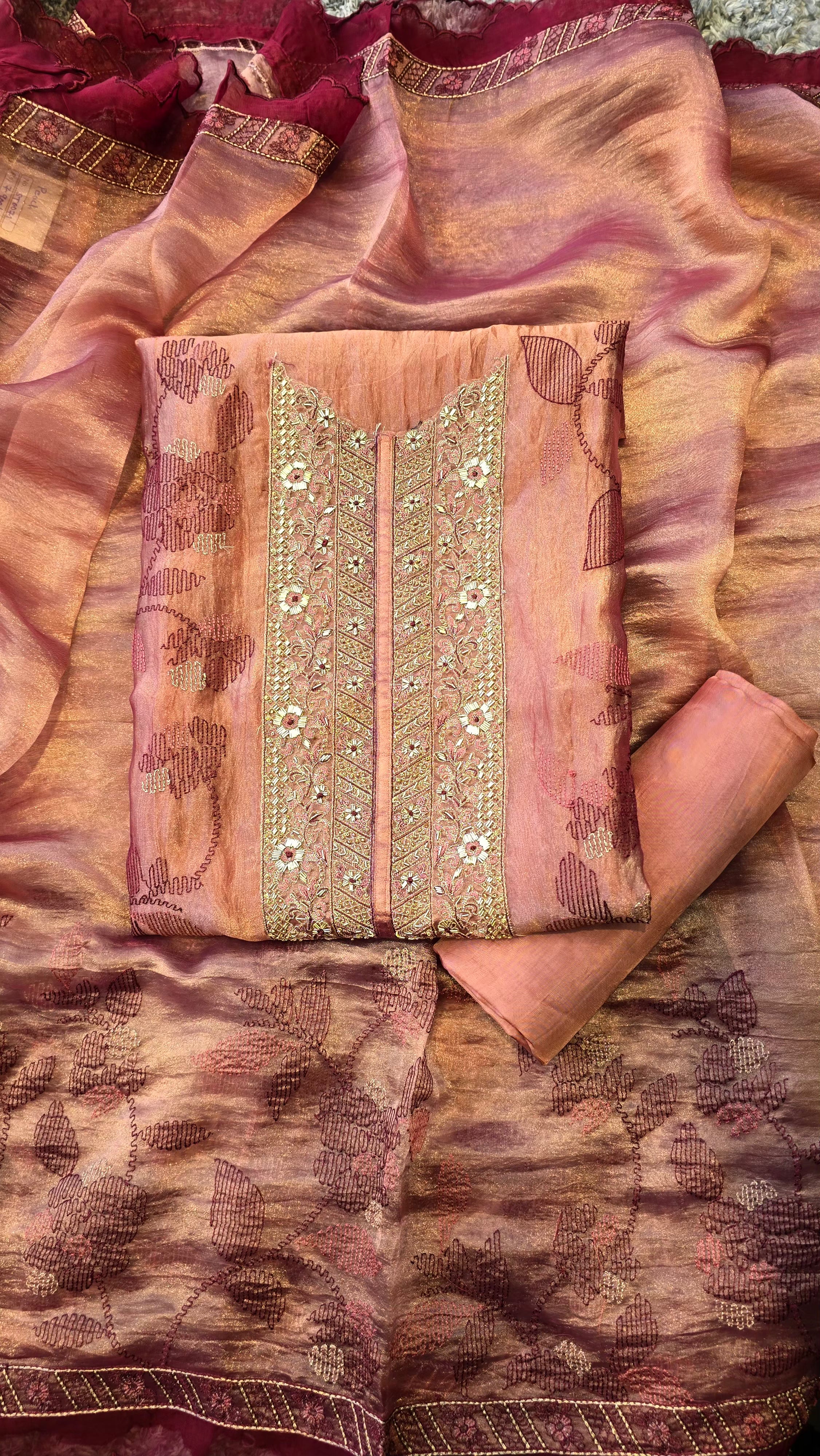 Onion pink crushed tissue threadwork suit set