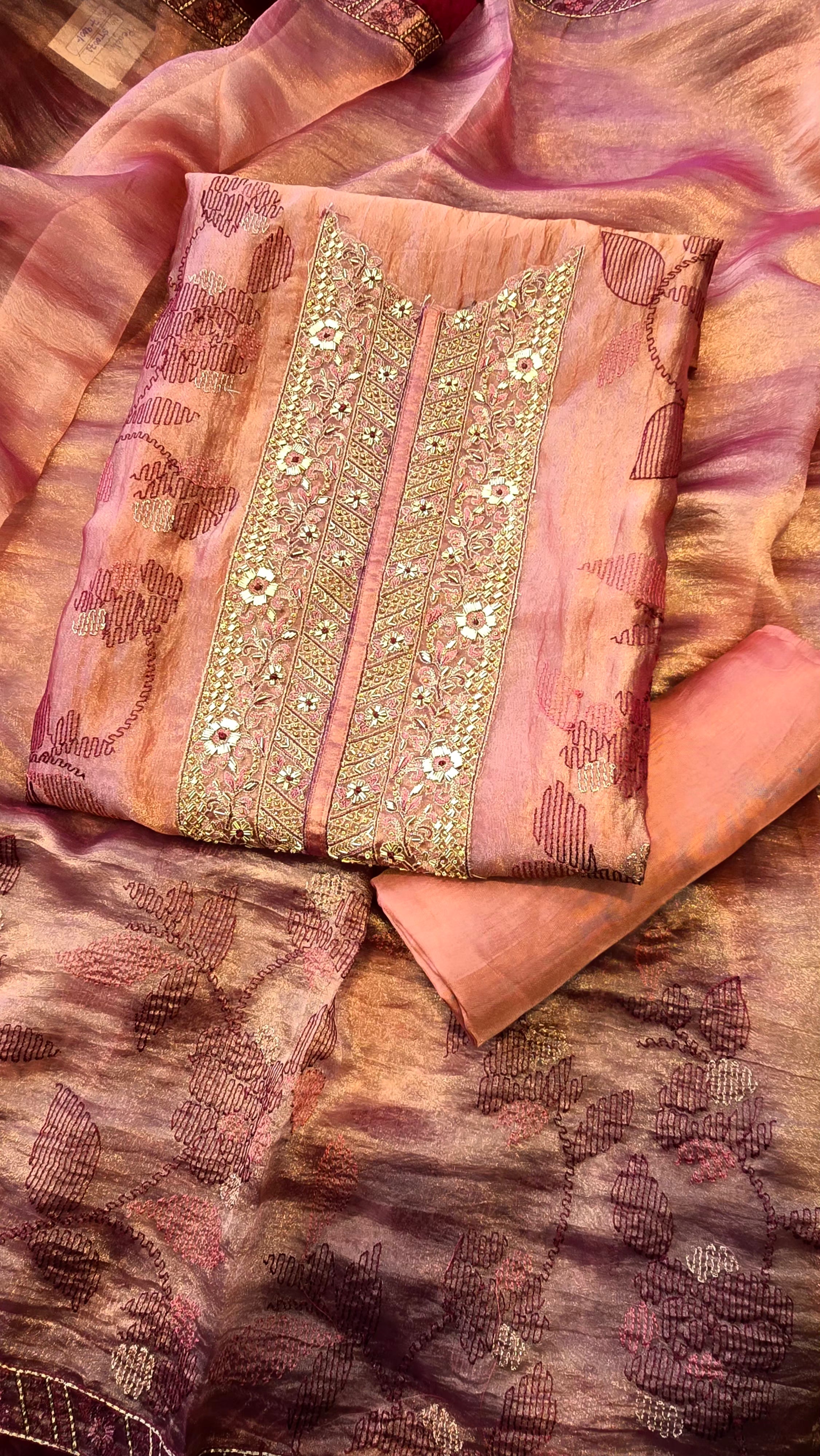 Onion pink crushed tissue threadwork suit set