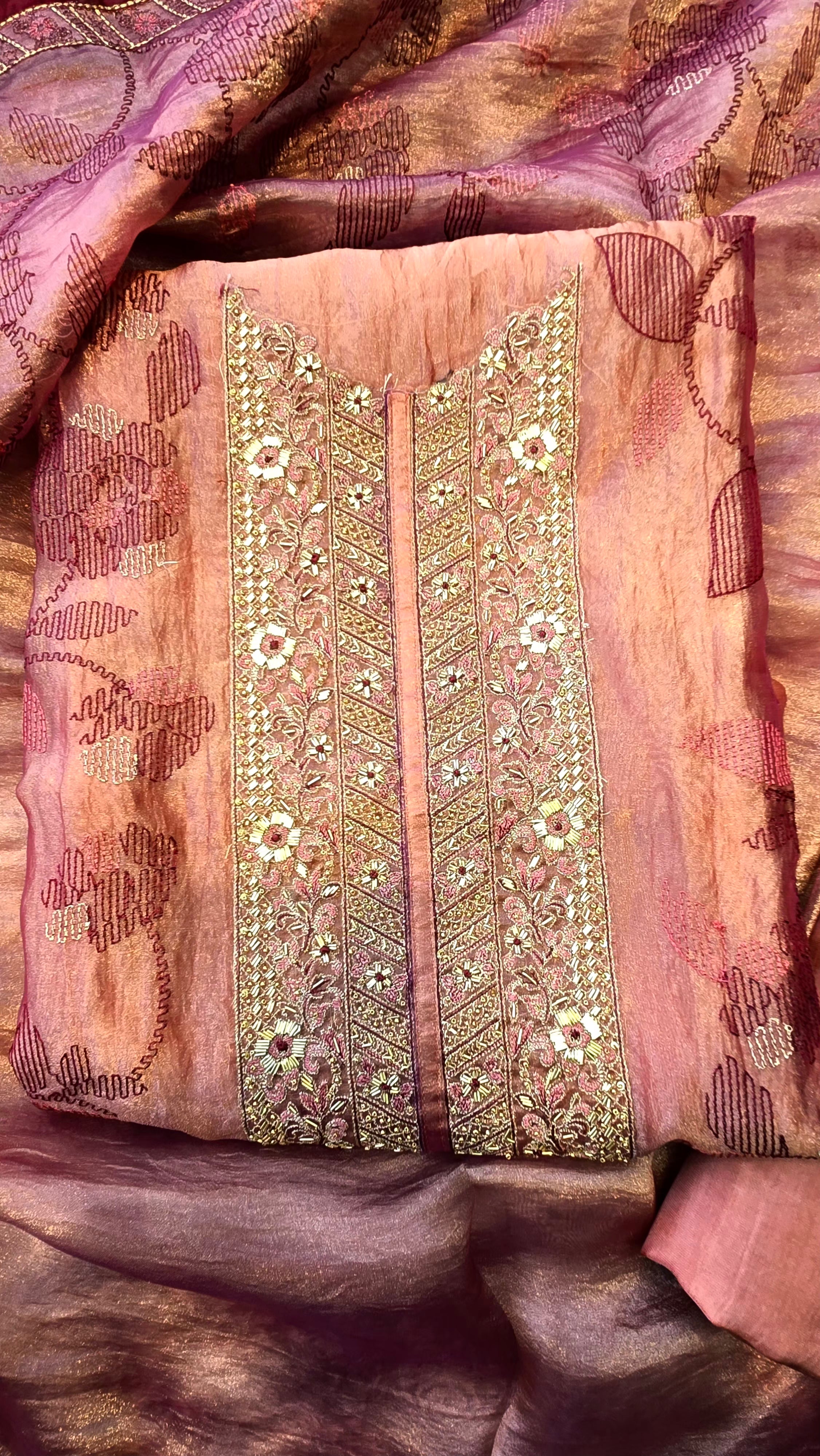 Onion pink crushed tissue threadwork suit set