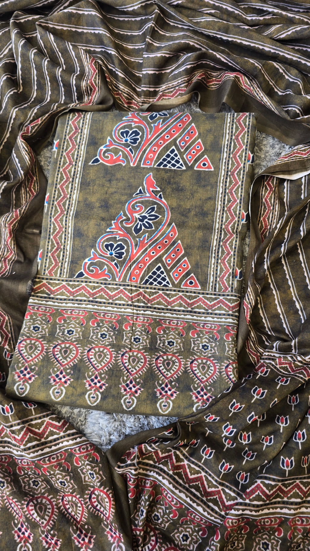 Mehndi green organic cotton ajrakh print 3pc set