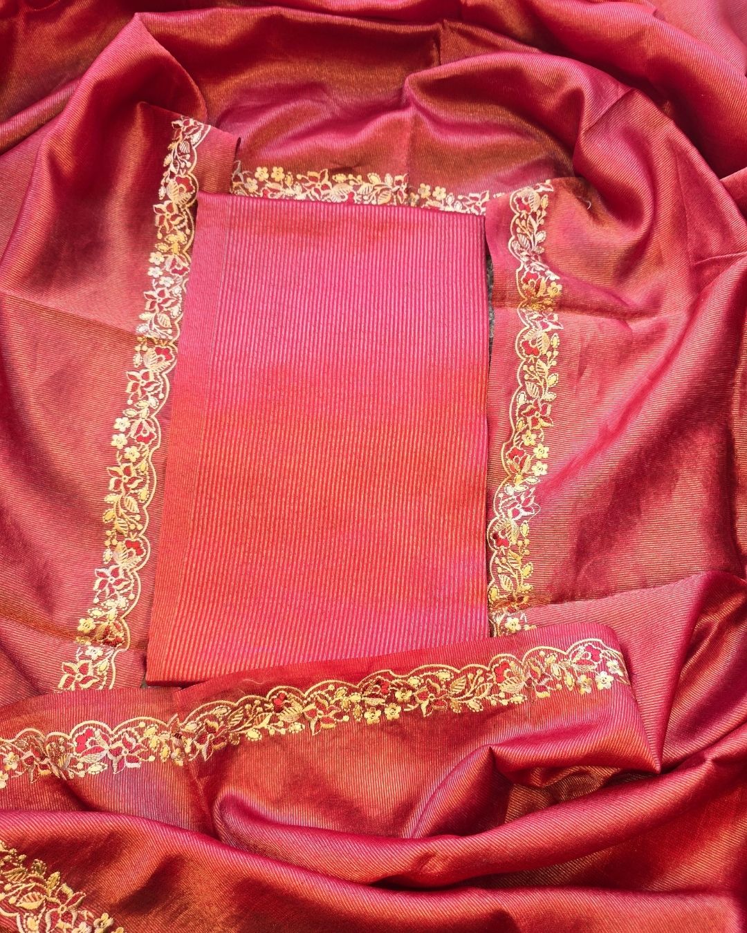 Crimpson red silk and tissue suit set